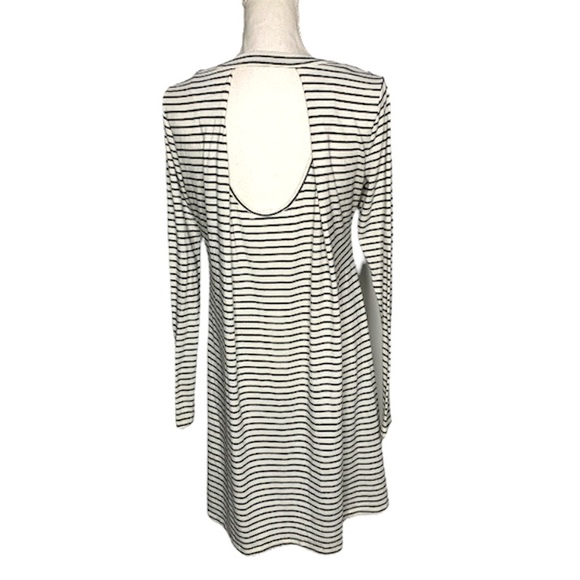 BCBGeneration Long sleeve black and white striped tunic dress keyhole back sz M - Picture 4 of 6